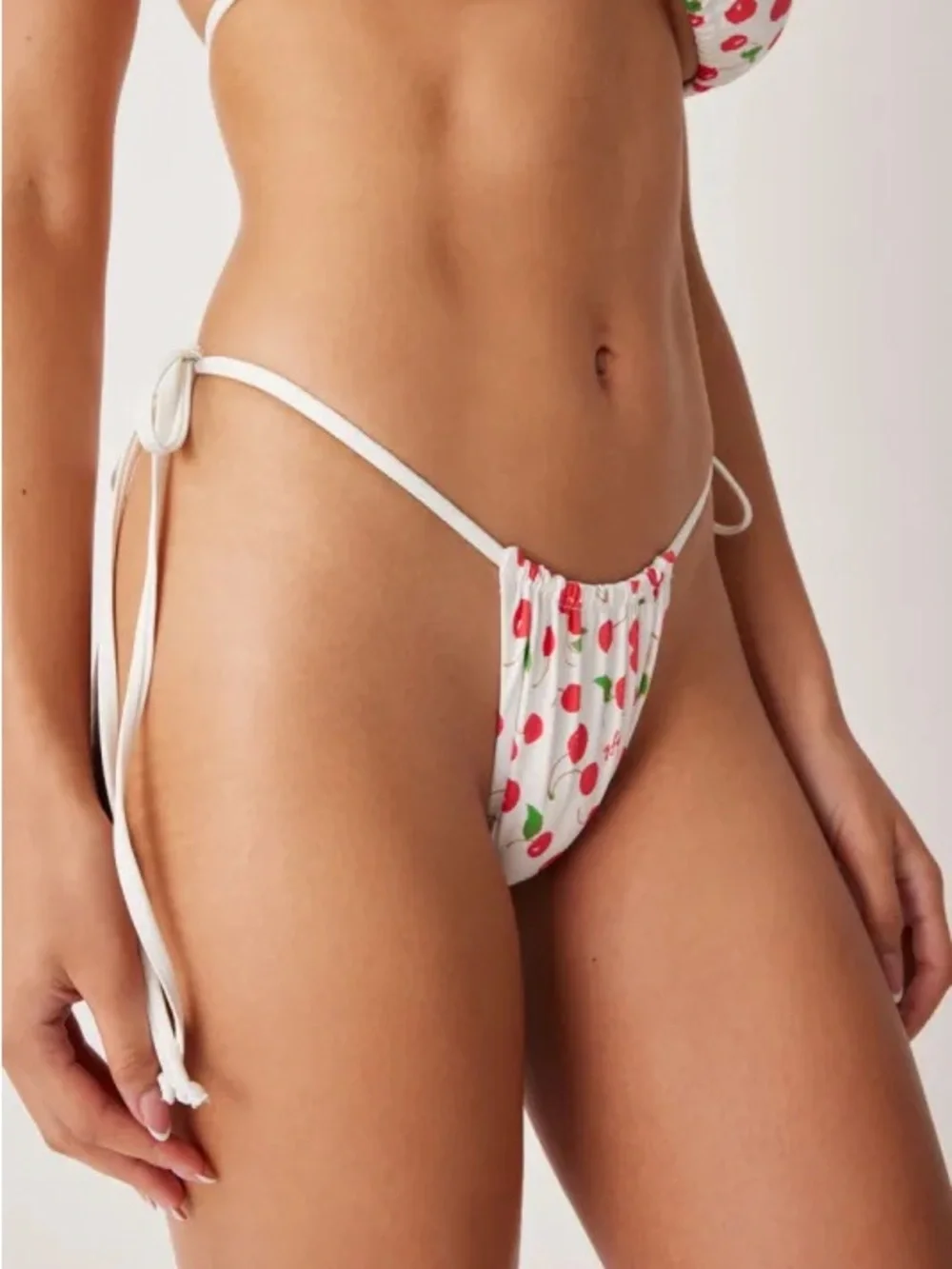 Frankies Bikinis flirty white