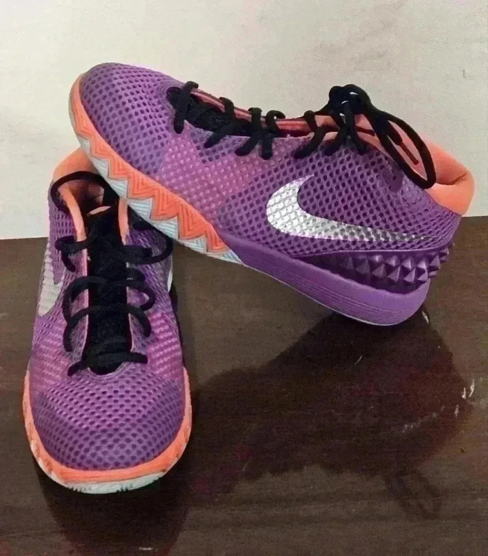 Nike Kyrie 1 easyer purple and orange Size 5Y EUC