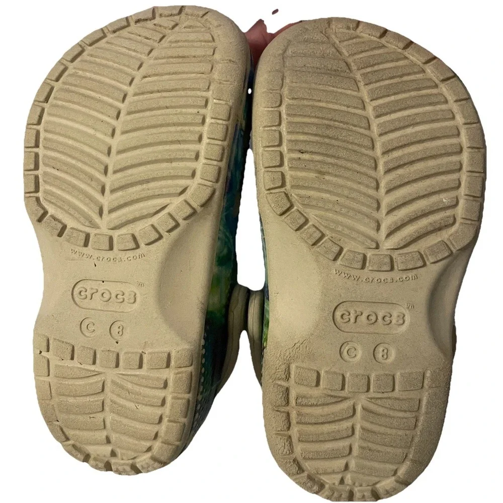 CROCS charms please features