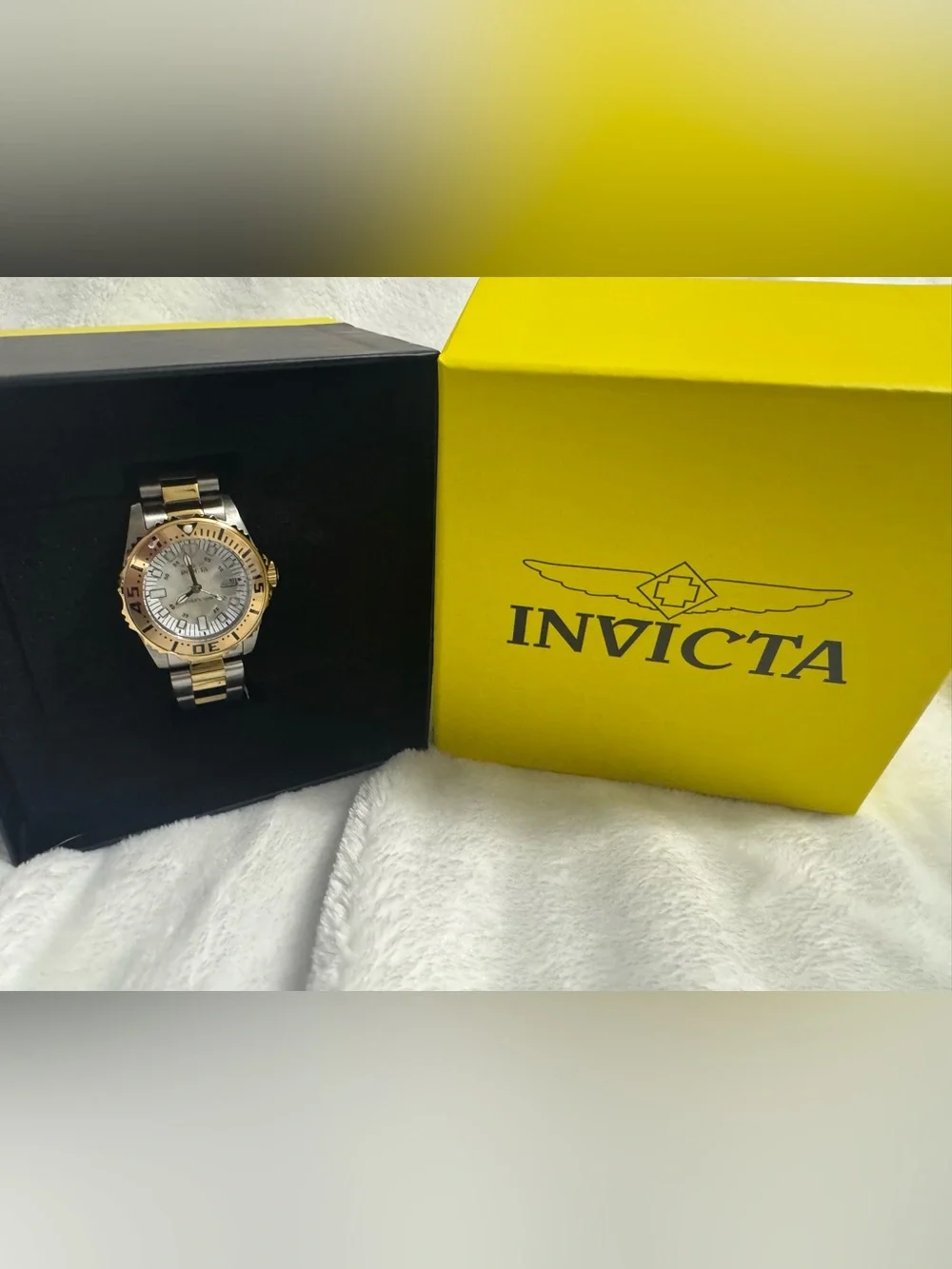Invicta nwt case