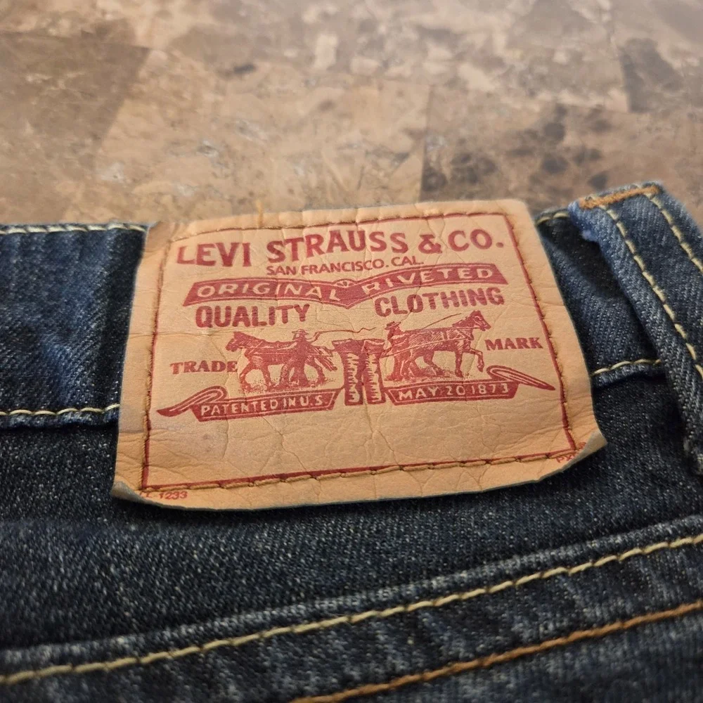 Levis this pair