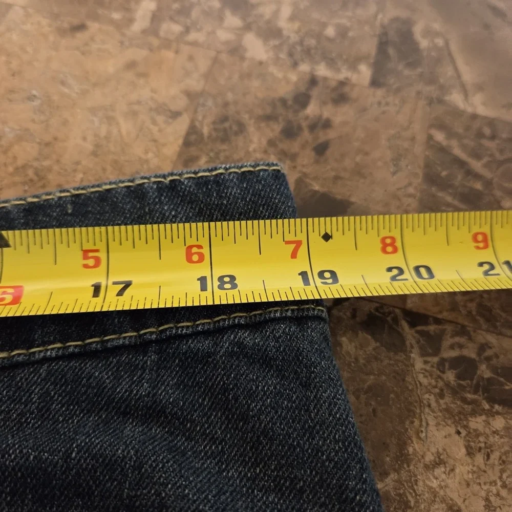 Levis this pair