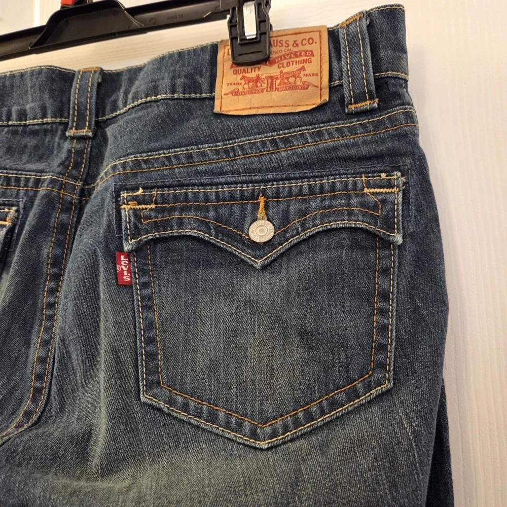 Levis this pair