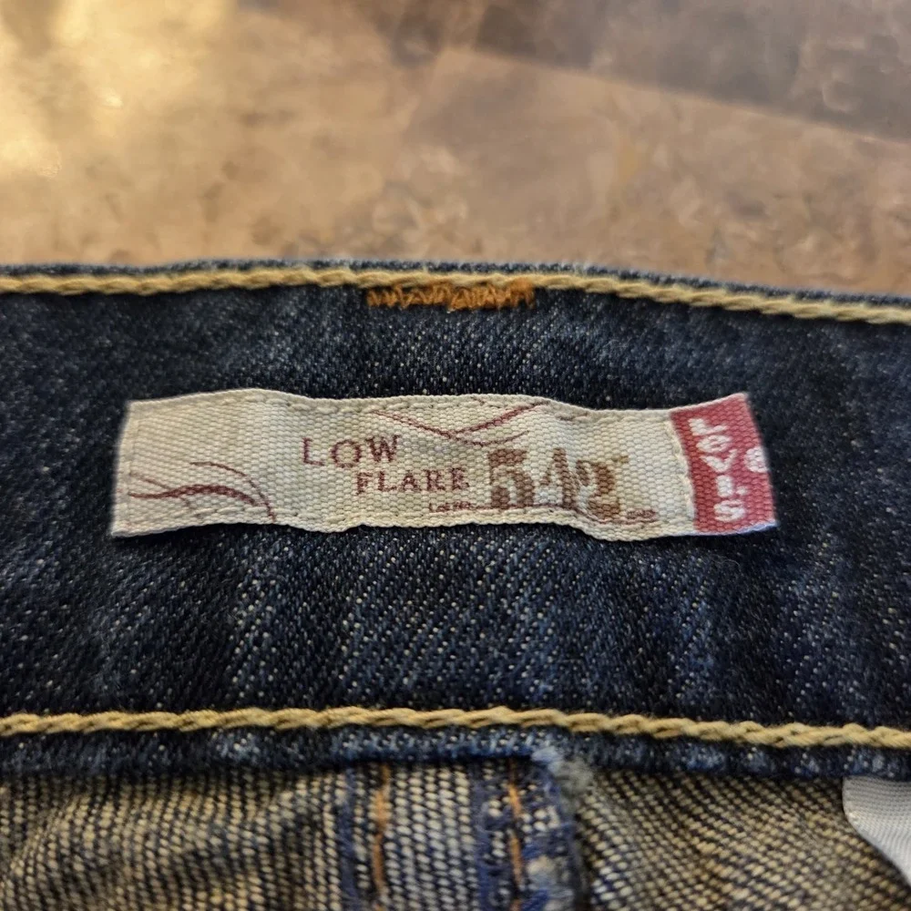 Levis this pair