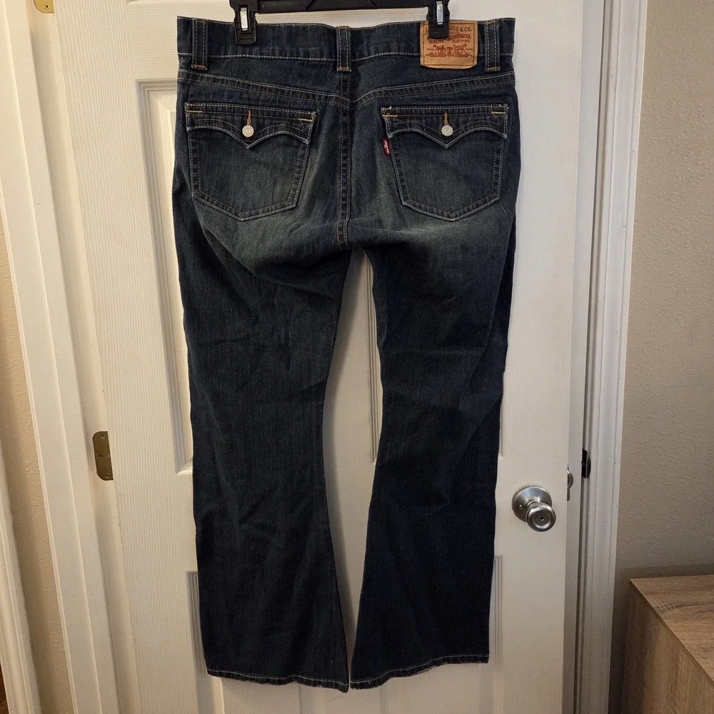 Levis this pair