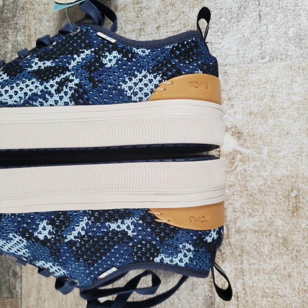 Toms new without