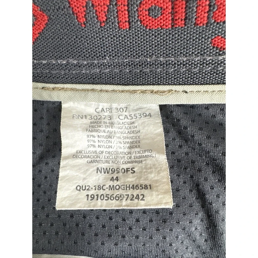 Wrangler tan‎ activewear / trail / hiking shorts - mens 44