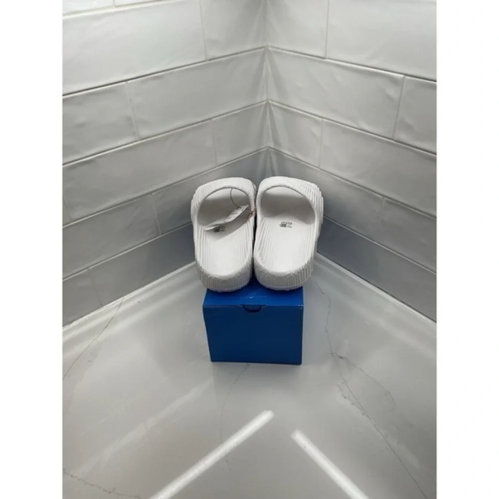 adidas island club