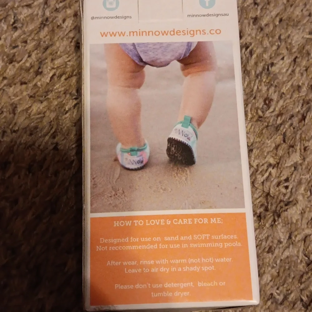 Minnow Designs The Original Dotty Beach Shoes Size 9 (3/3.5 years)