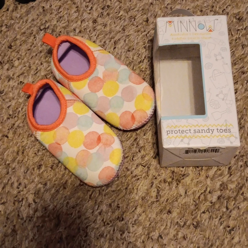 Minnow Designs The Original Dotty Beach Shoes Size 9 (3/3.5 years)