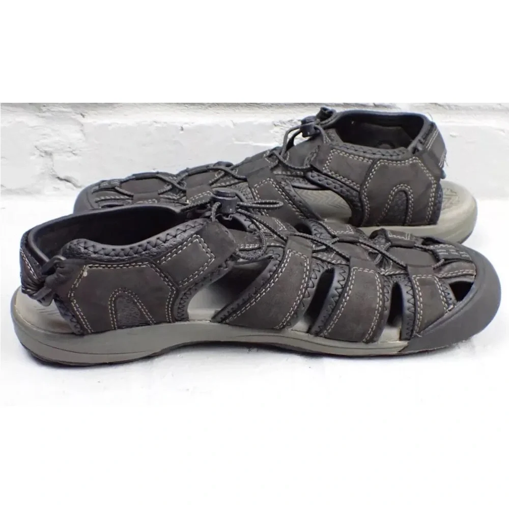 Khombu durable sandals