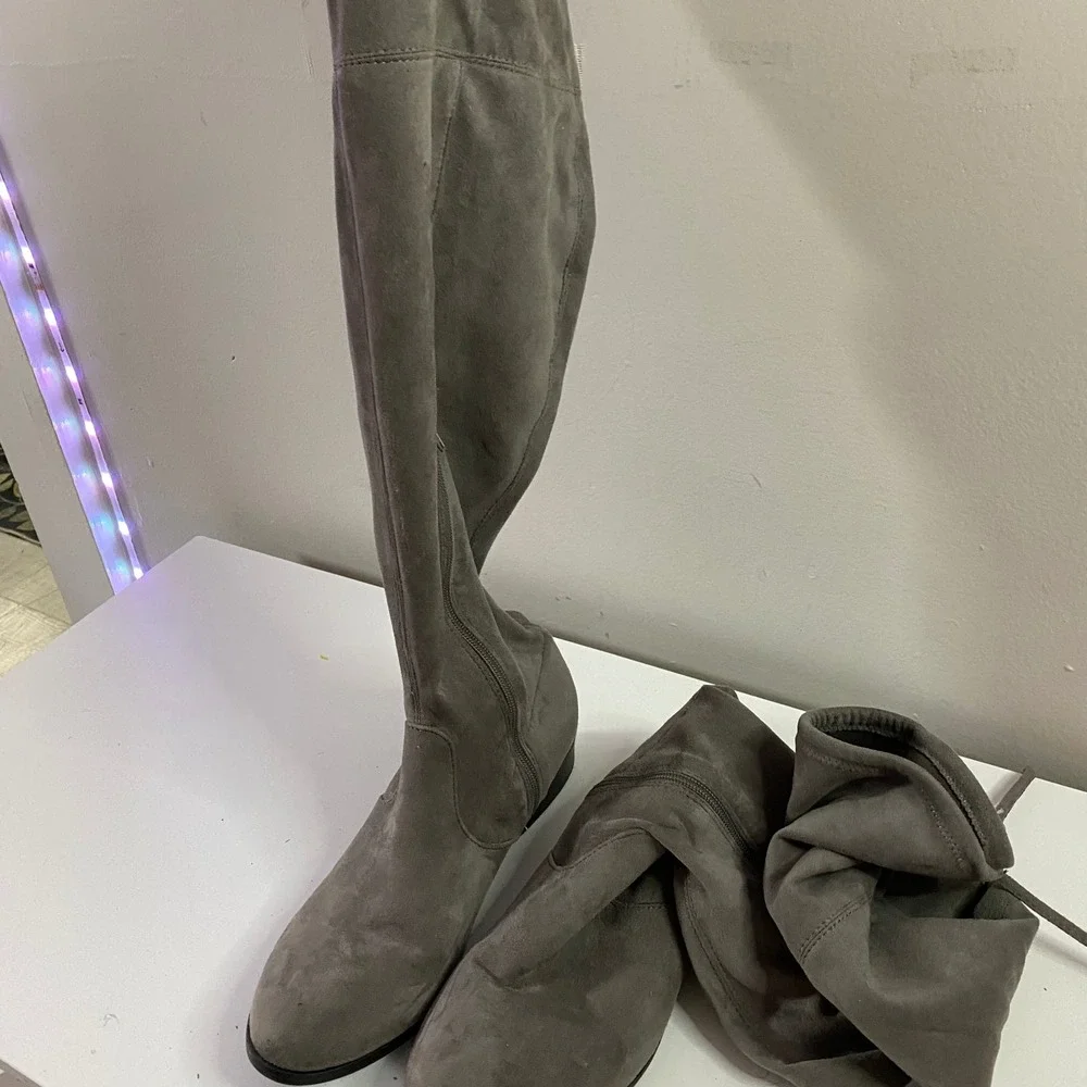 Unbranded over knee