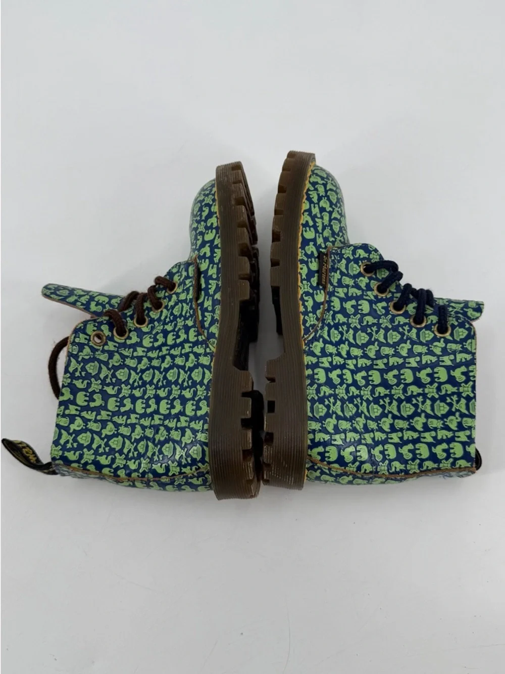Dr. Martens flaws scuffs