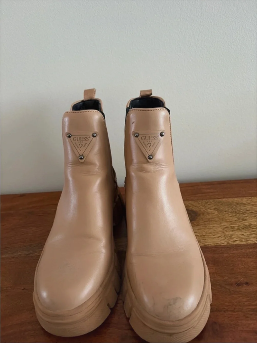 Guess stylish tan