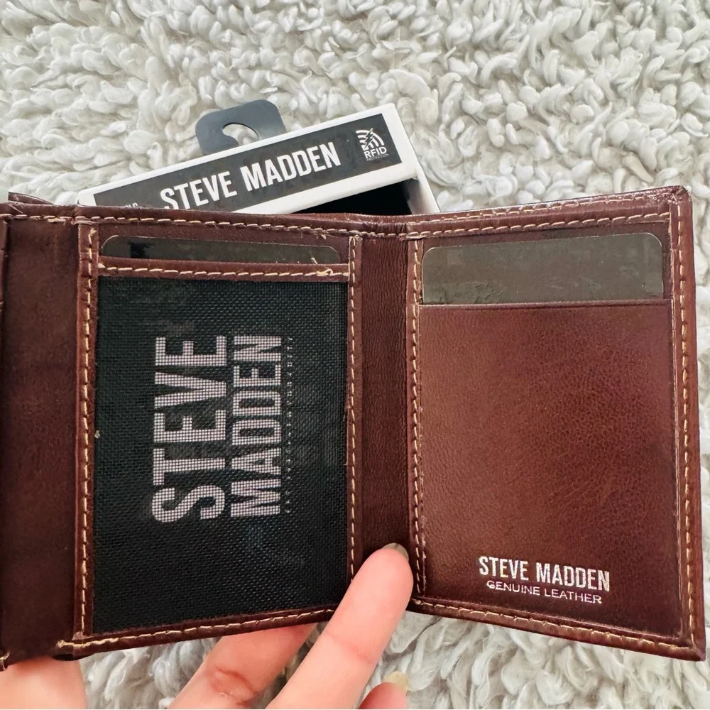 Steve Madden Genuine Leather trifold wallet - Brown. New