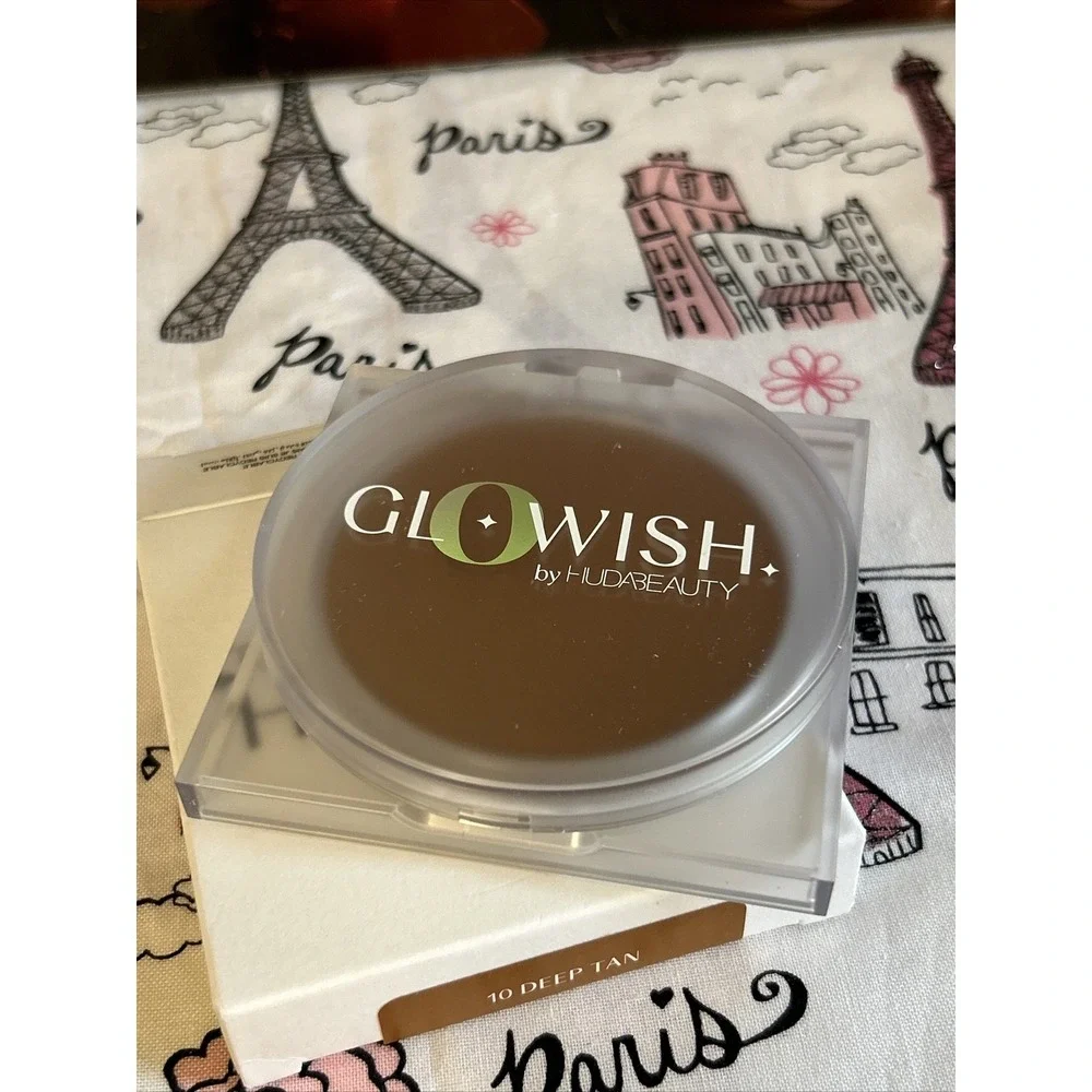 GloWish by Huda Beauty Lightweight Blurring Pressed Powder 10 Deep Tan