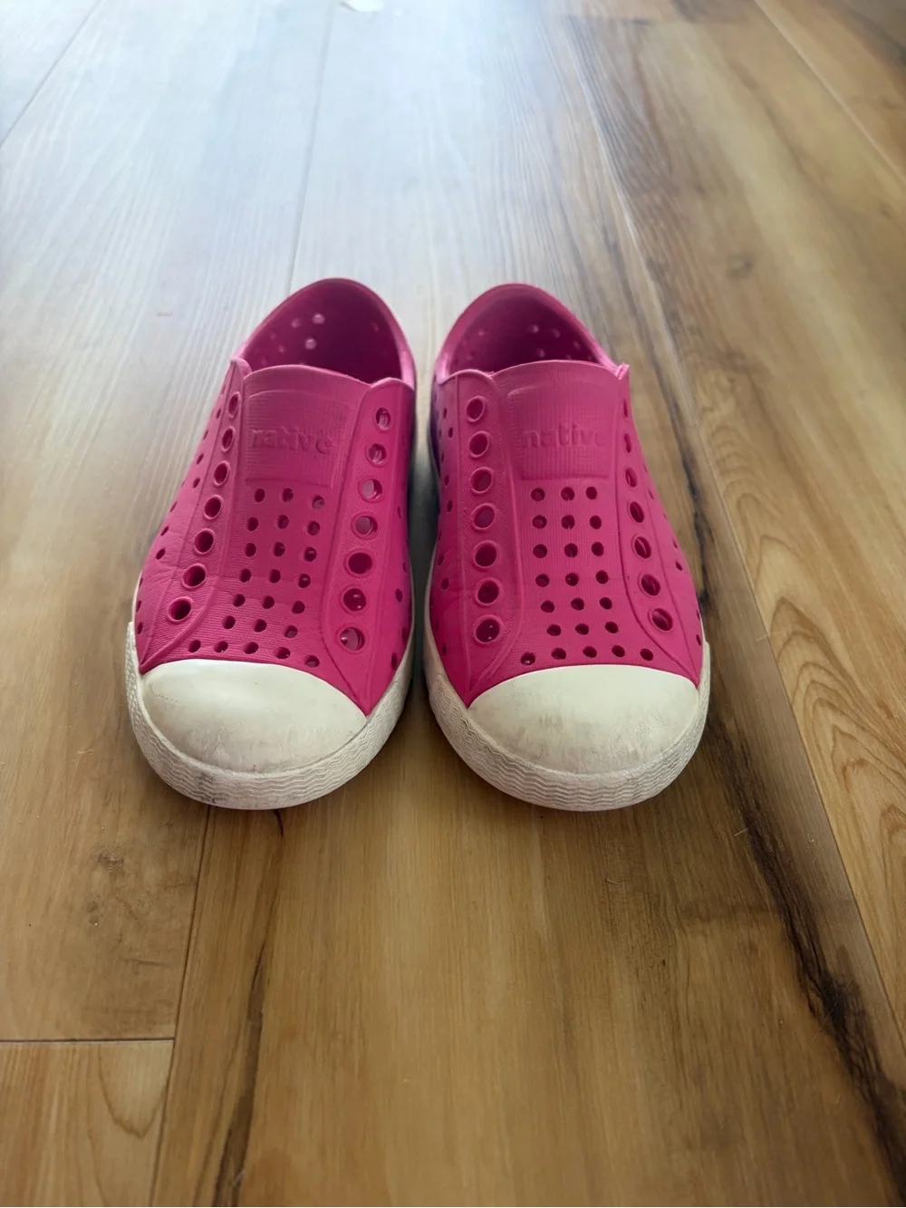 Native Shoes hot pink