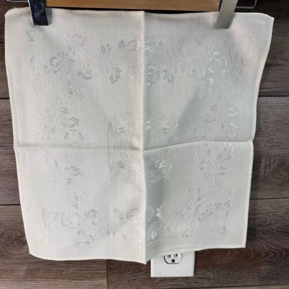 Vintage Table Cloth Napkins Floral Print Set of 7 Cream Color READ