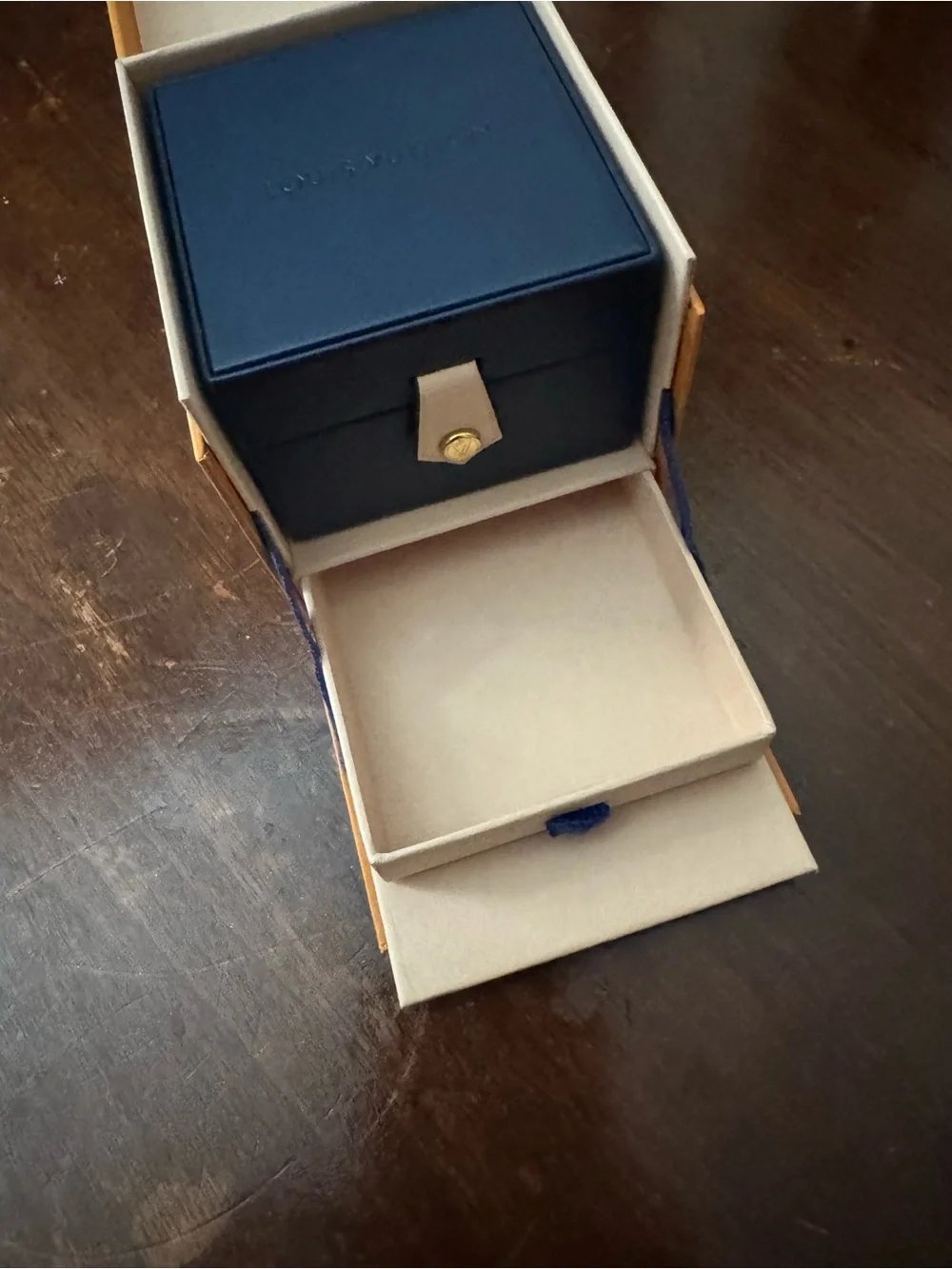Louis Vuitton louis vuitton