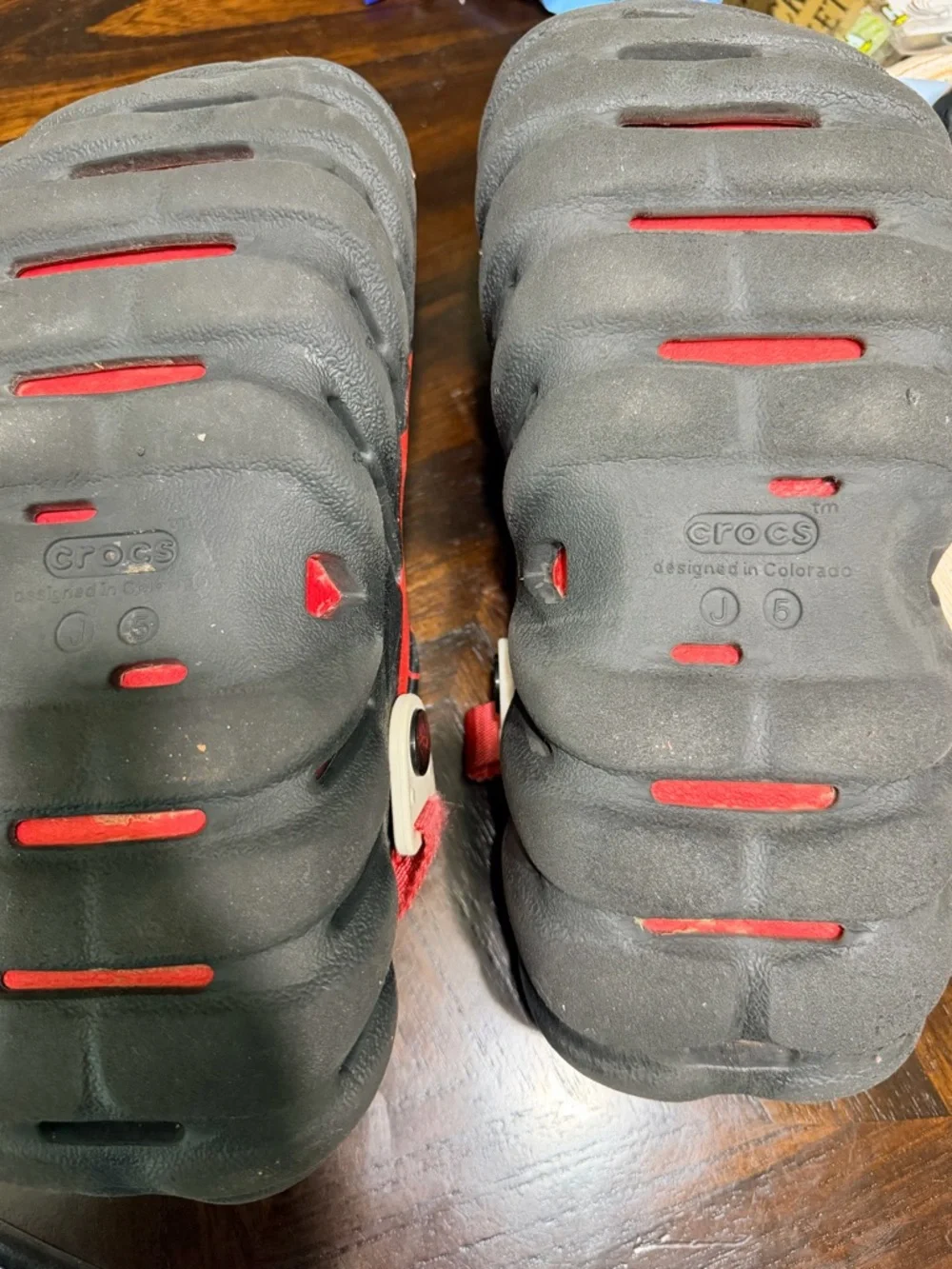 CROCS echo bold