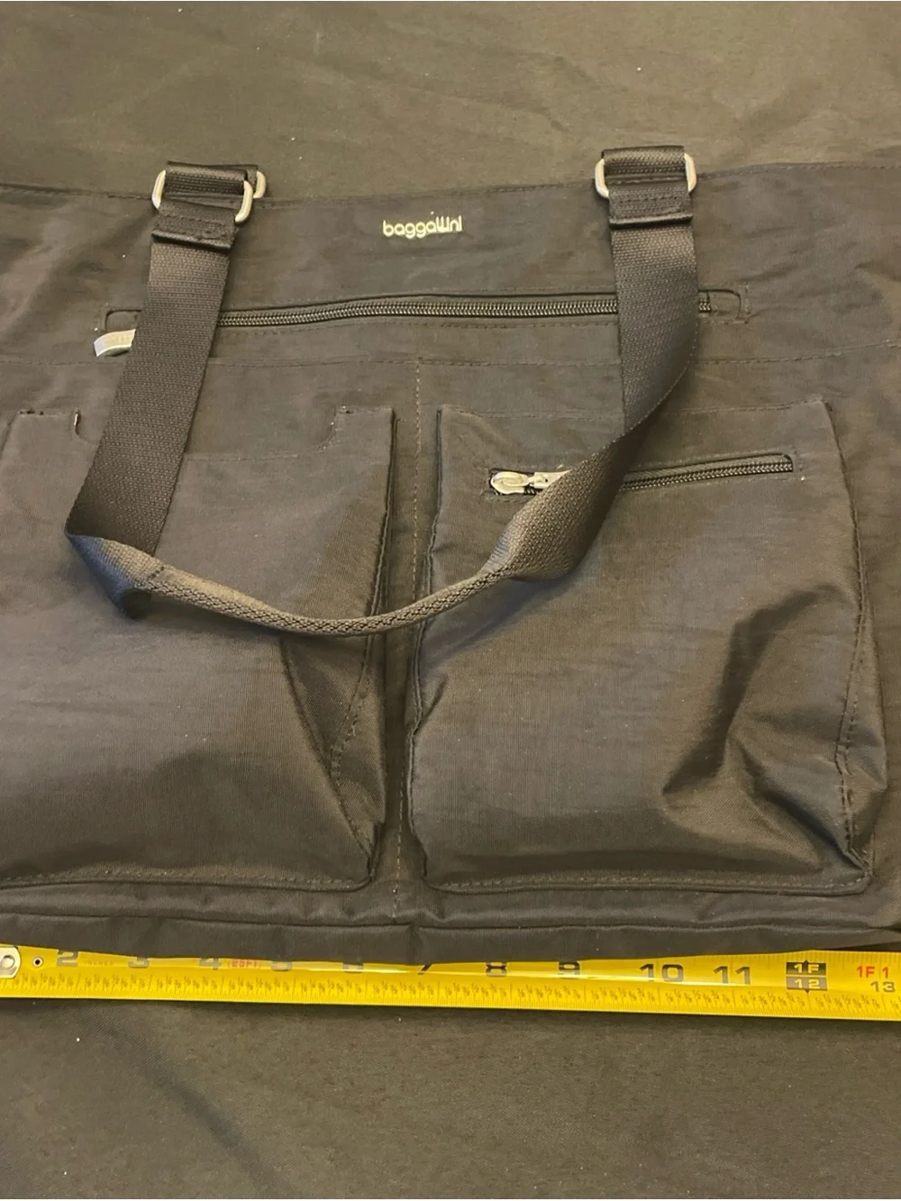 Baggallini spacious messenger