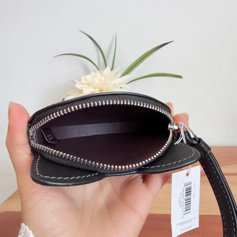 Coach nwt cat