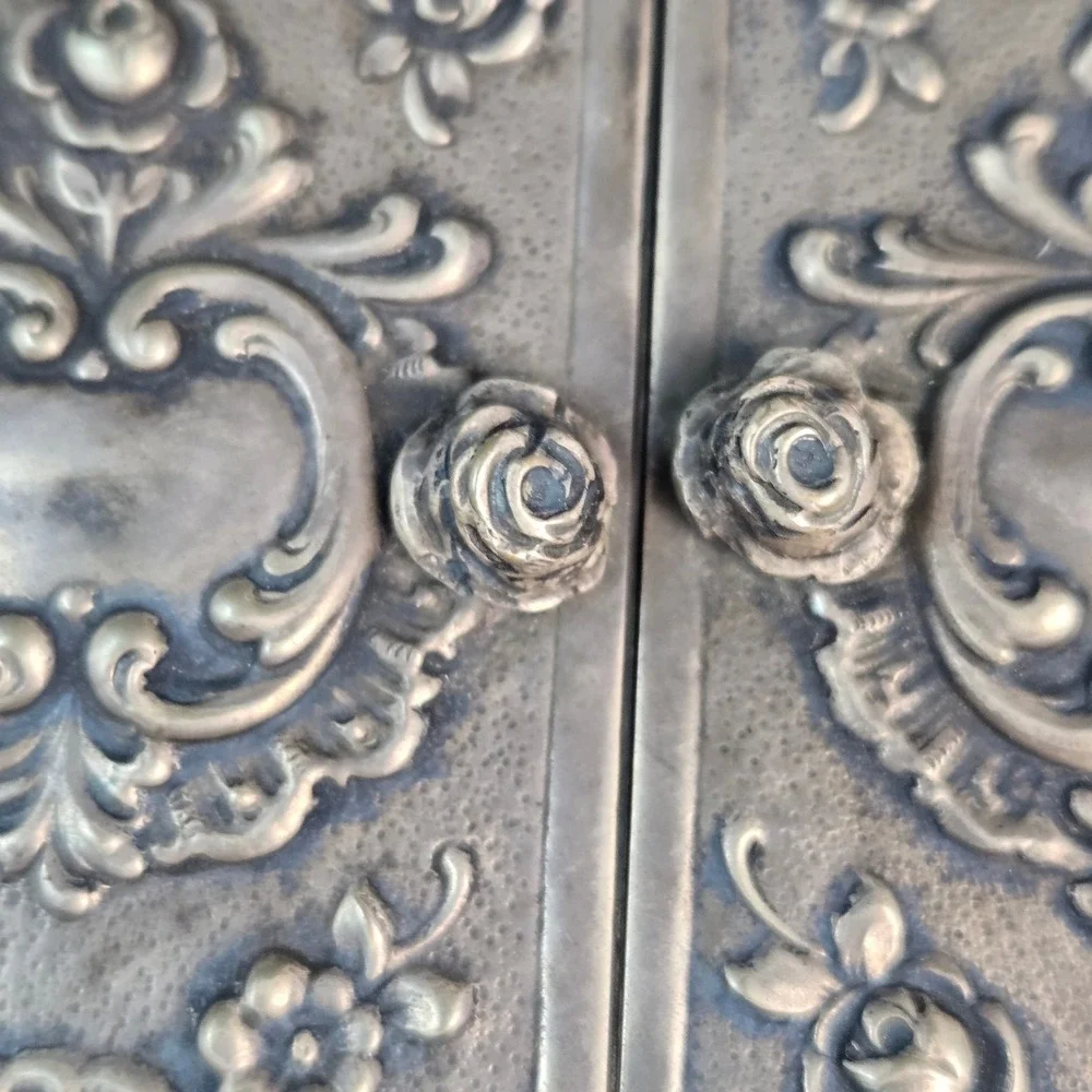 N/A beautiful antique