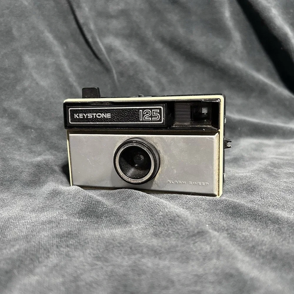 Vintage Keystone 125 Flash Sweep Camera Instant Loading Color With Papers /