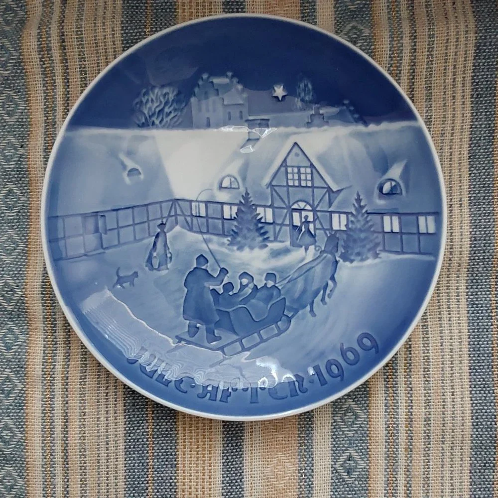 Royal Copenhagen Vintage 1969 “Christmas with the Country Relatives