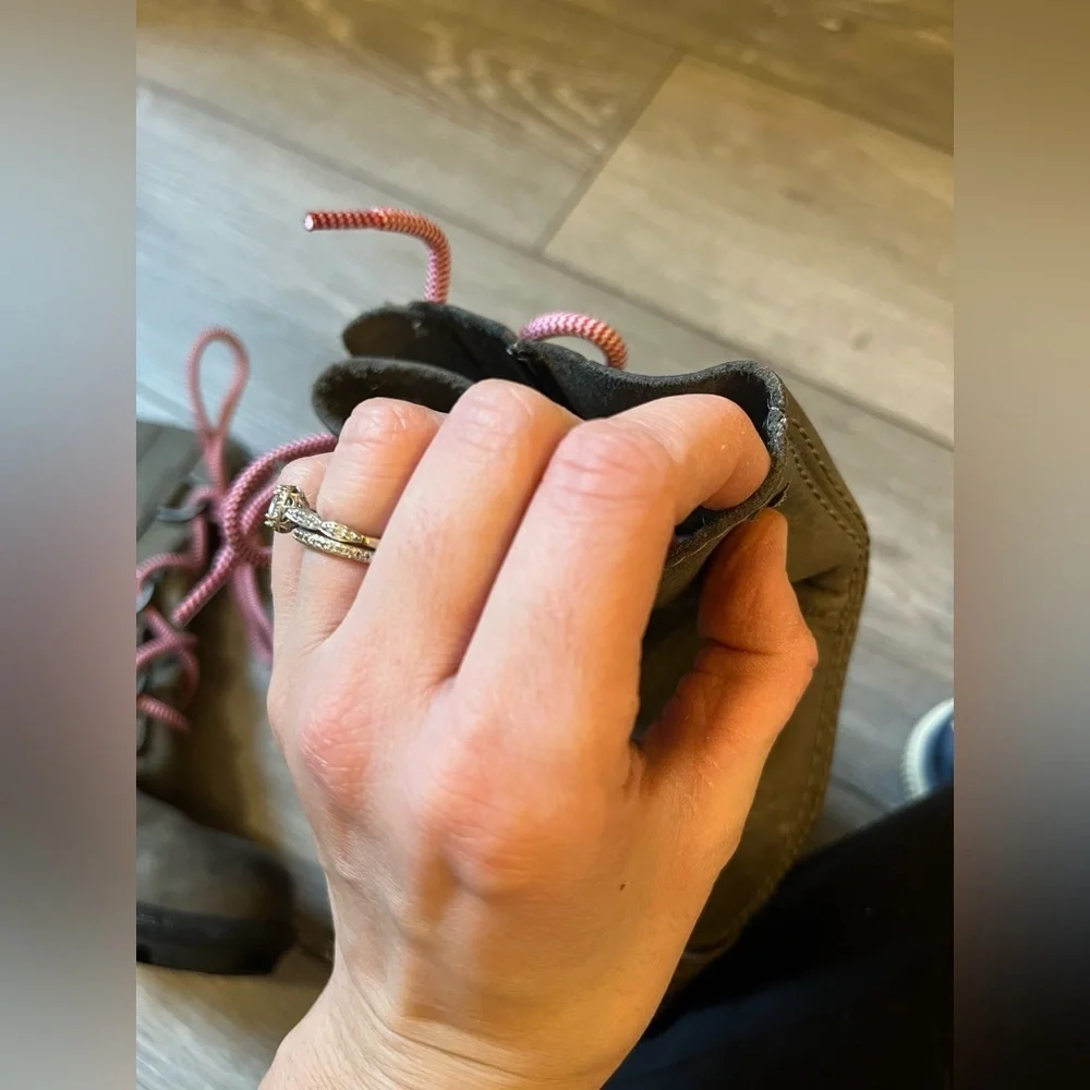 Sorel laces have