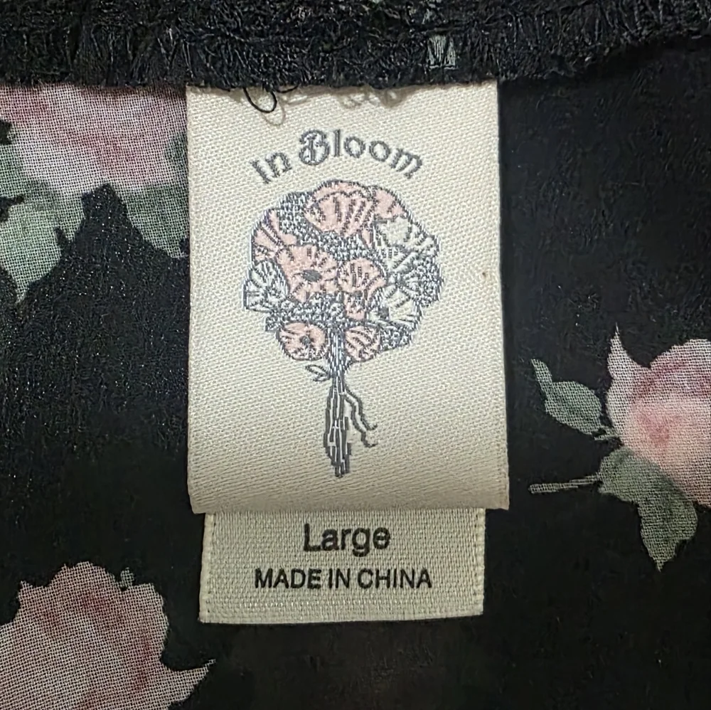 Floral Sheer Black Kimono Robe lightweight women's size large from In Bloom