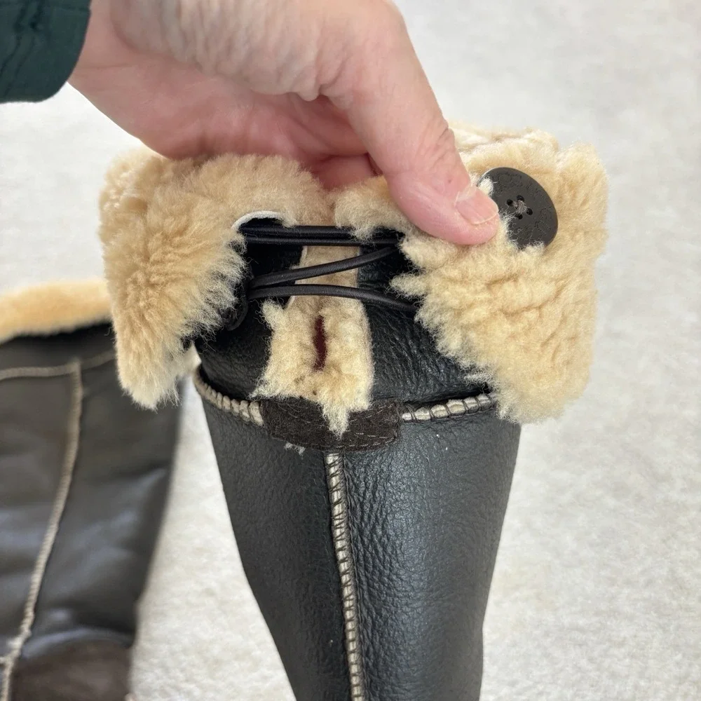 UGG bailey button