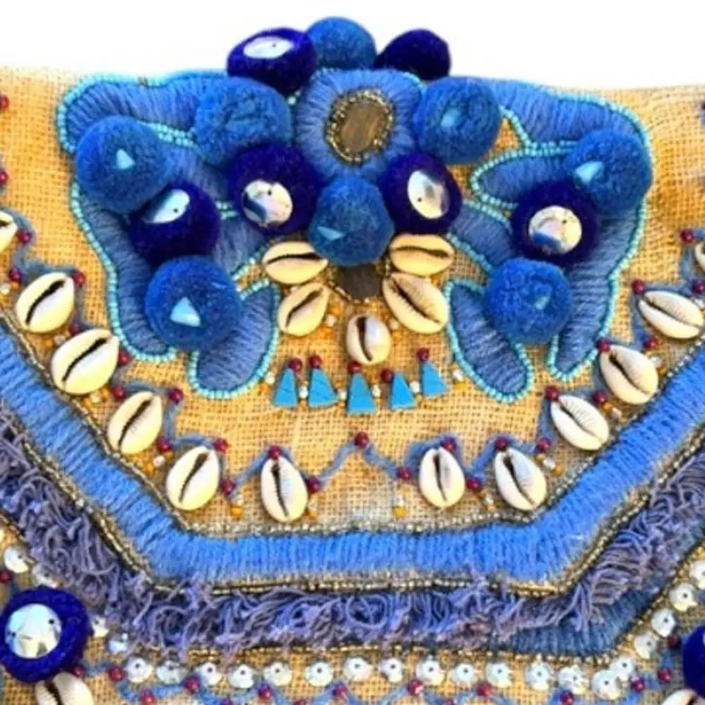 Roller Rabbit Kaela Beaded Shell Embroidered Clutch Jute Boho Bag