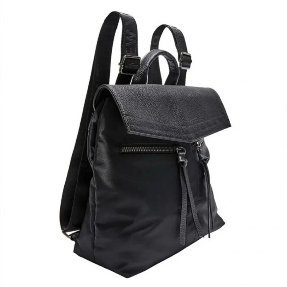 Botkier #minimalistic holds