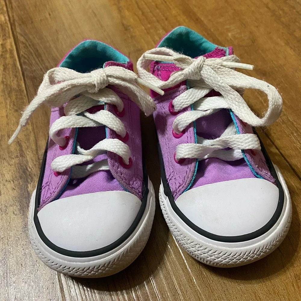 Converse stylish purple