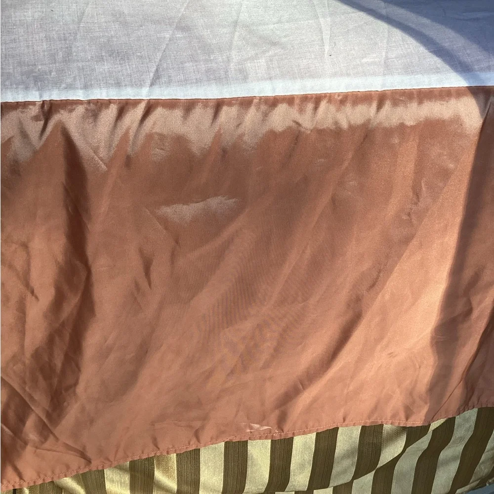 🪸   CORAL SHEEN ELEGANT QUEEN BED SKIRT   UNISEX