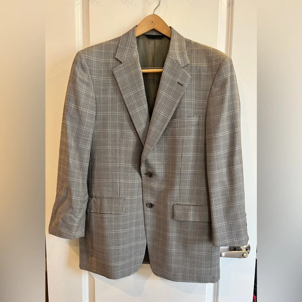 Burberry Black‎ & White Plaid, Lightweight, 100% Wool Sport Coat, Size 39S