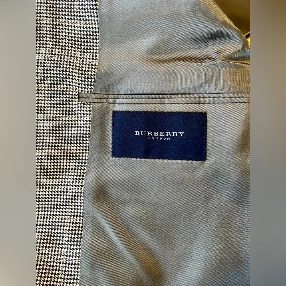 Burberry reposhing this