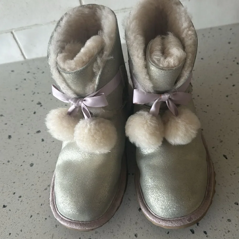 UGG gita pom