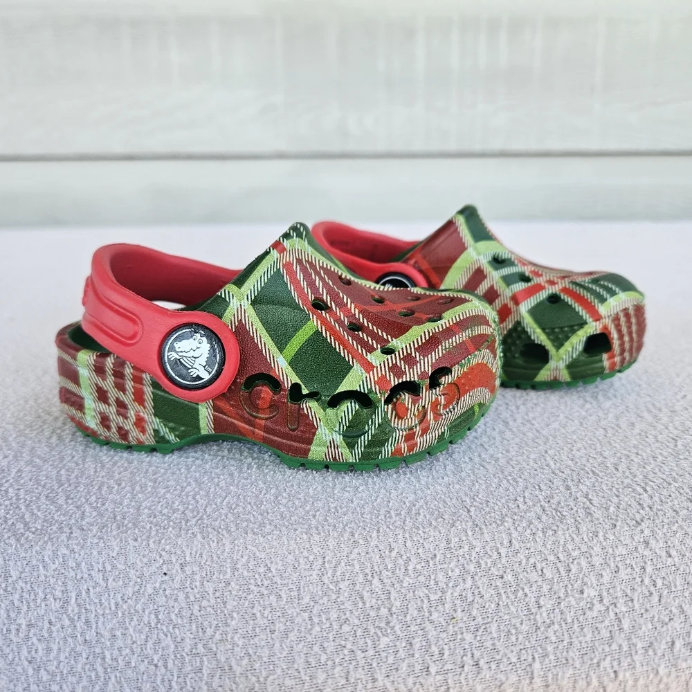 Crocs Baya Holiday Christmas Plaid Clogs Green Red Toddler SZ C4 Slip-On