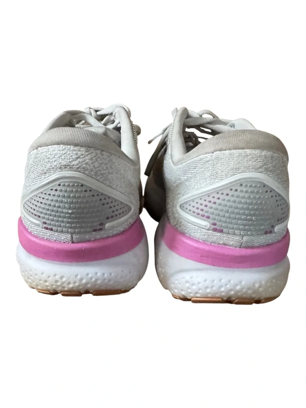 Brooks light gray