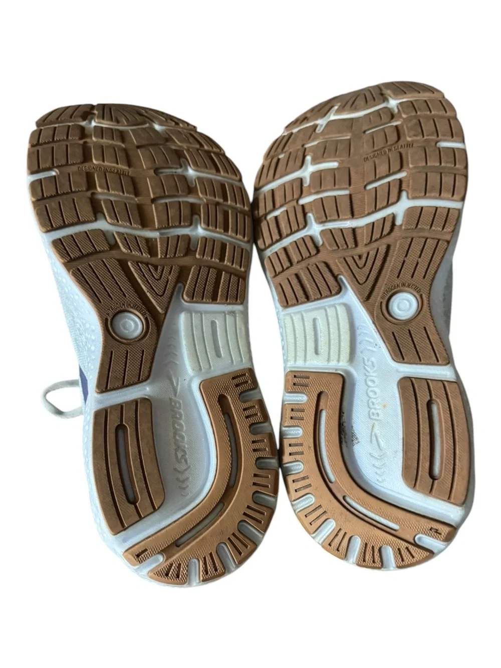 Brooks light gray