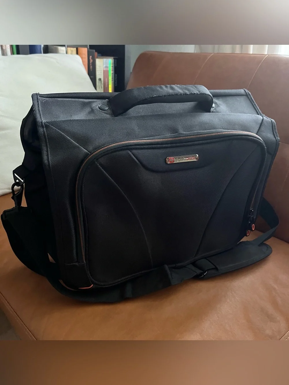 Alpine Swiss alpine briefcase