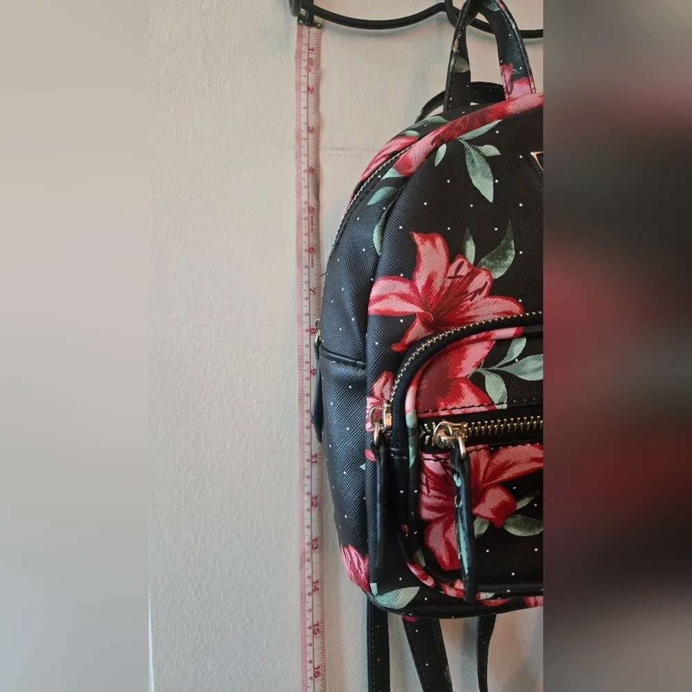 Guess zip floral chic
