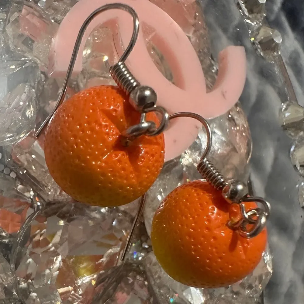N/A orange women