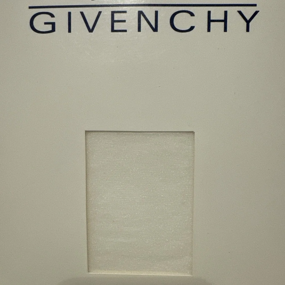 Givenchy 156 body