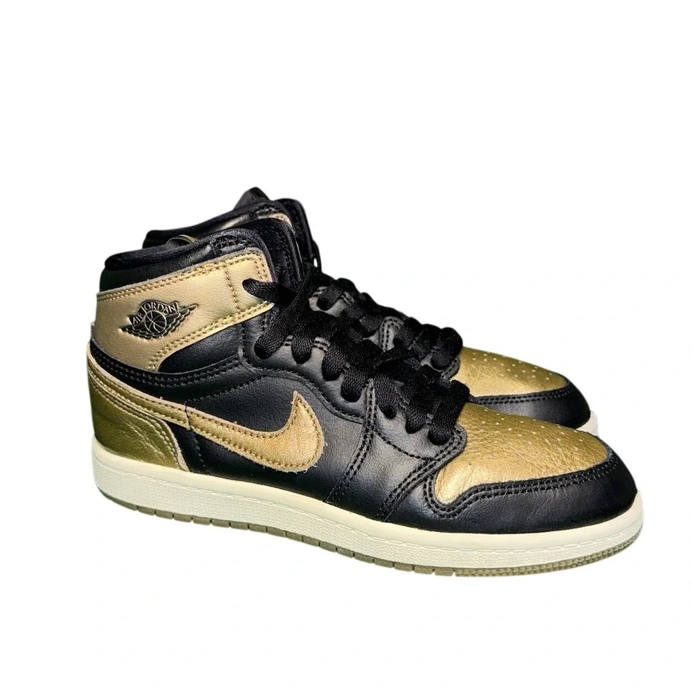 Nike‎ Air Jordan 1 Mid SE Metallic Gold Black Kids Shoes FD1412-071 Size 2.5Y