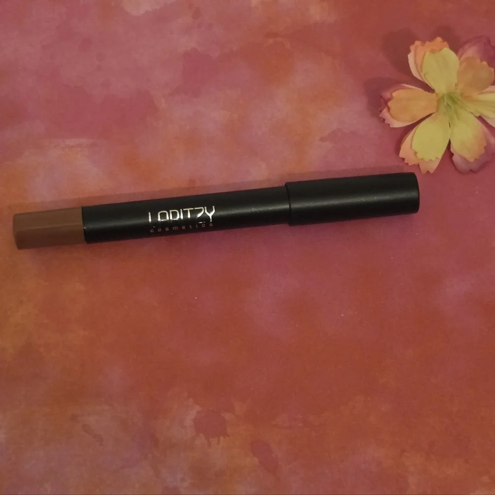 Laritzy Cosmetics $25 means