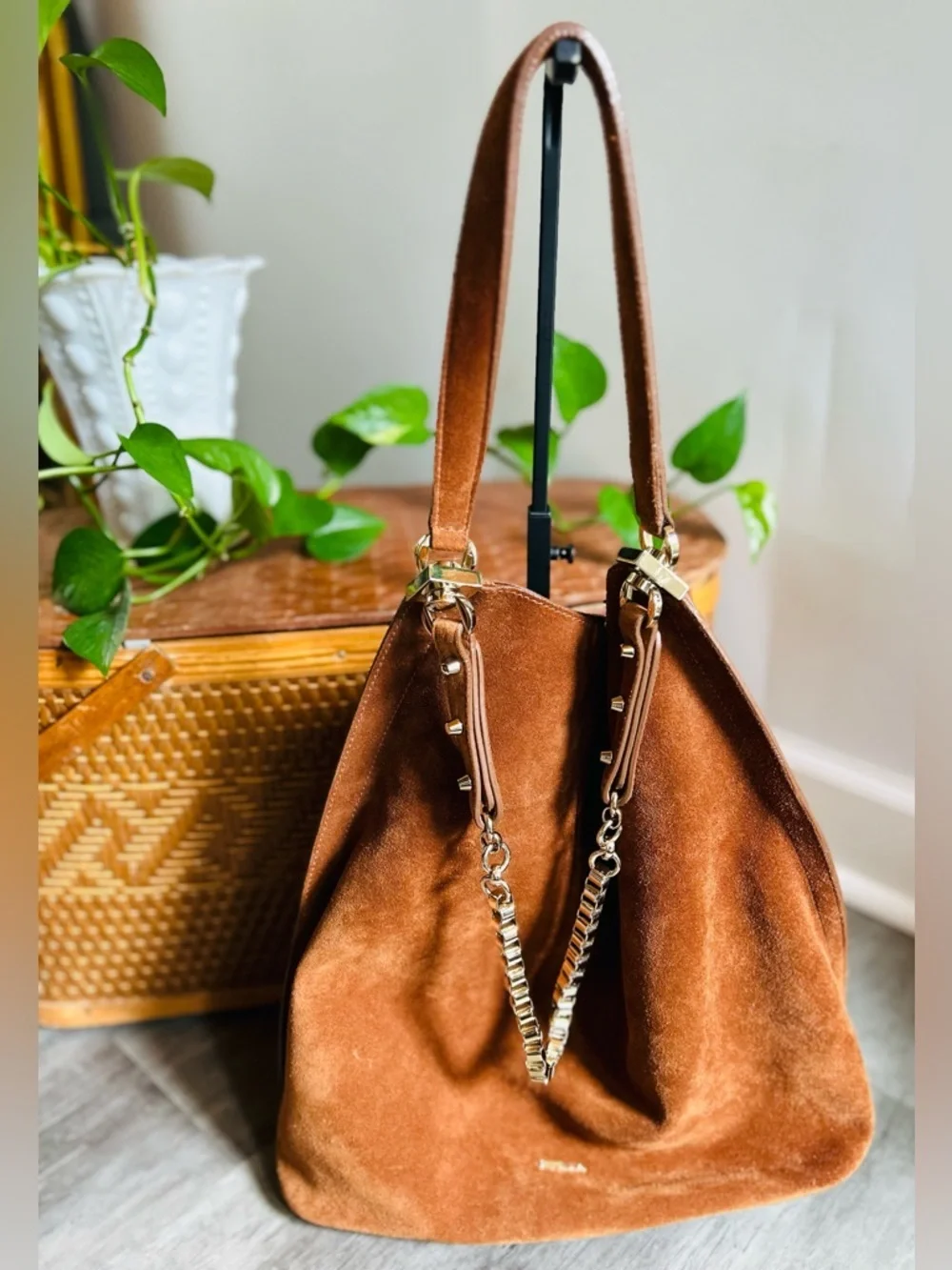 Furla minerva suede