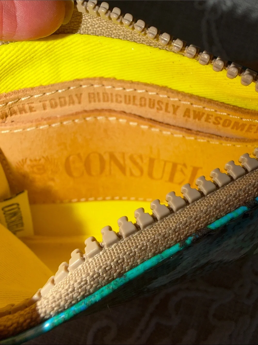 Consuela small zip